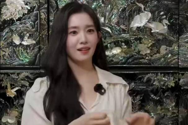 韩女星节目中榴莲配酒致严重醉酒引热议