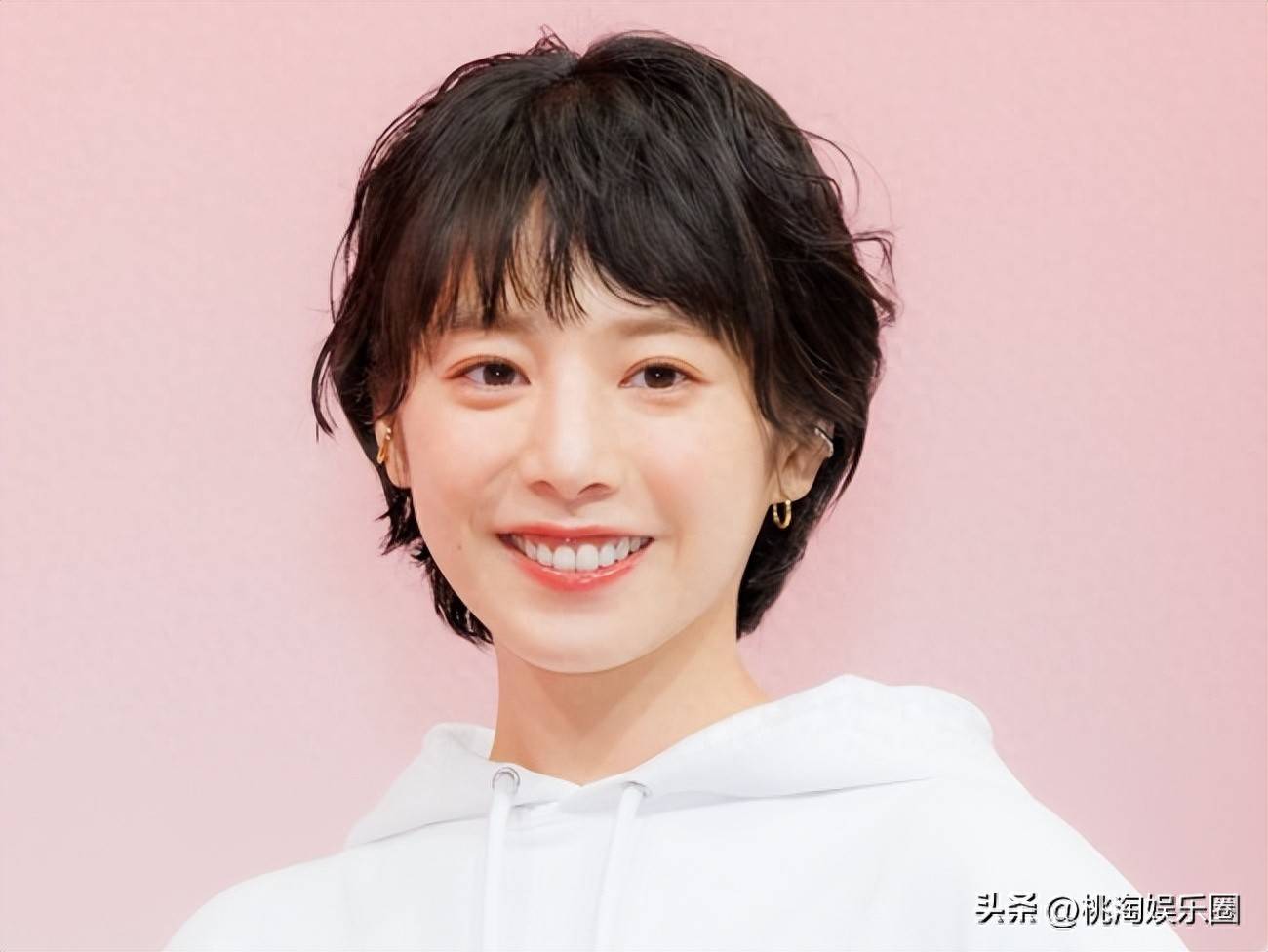35岁日本女星夏帆官宣结婚，丈夫是小1岁电影导演甫木元空