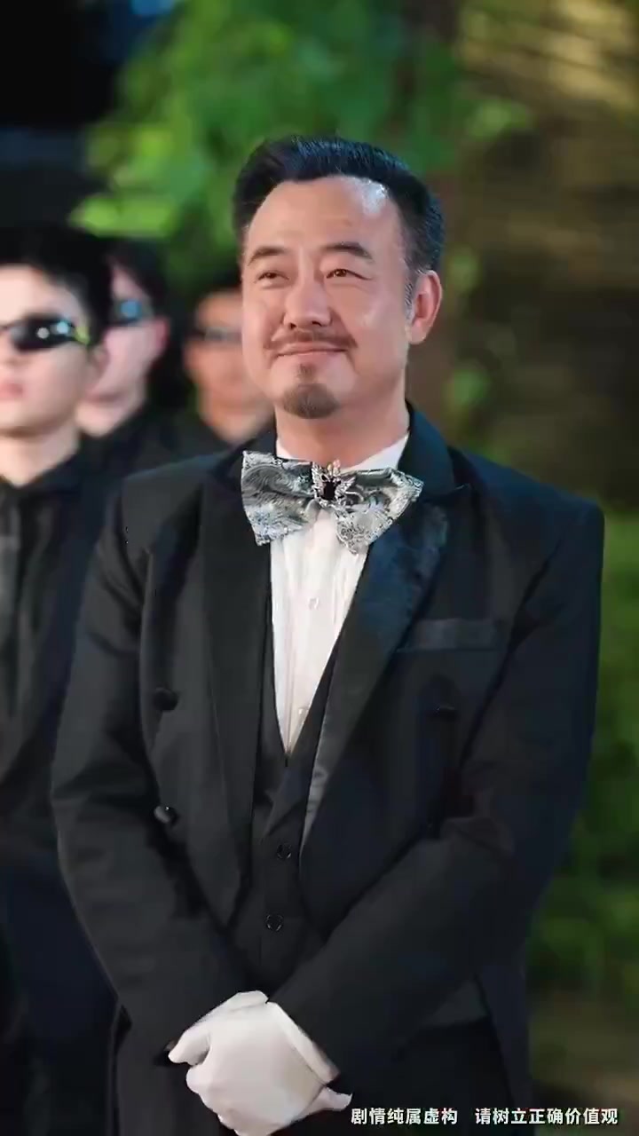 街头整蛊校花以为我好欺负